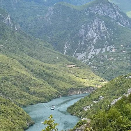 Maison d'hôtes Bujtina Merturi *