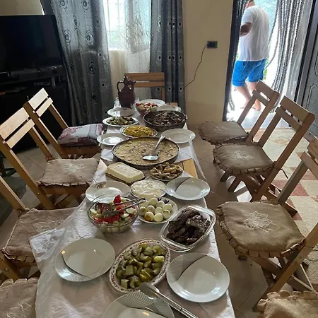 Bujtina Merturi * Bajram Curri