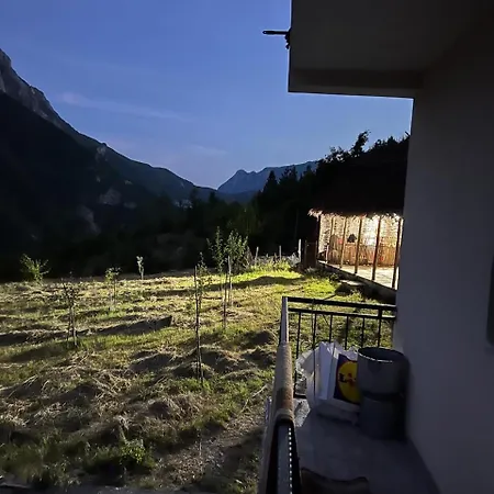 Bujtina Merturi Maison d'hôtes *